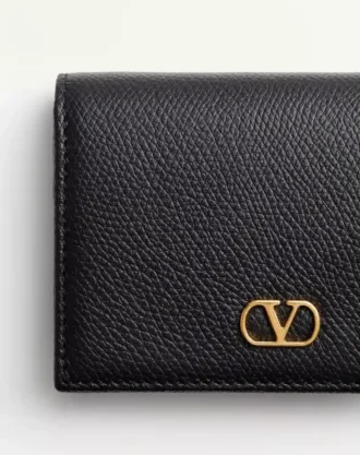 Cartera VLogo Signature de piel de becerro granulada