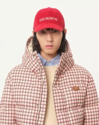 Chaqueta de nylon con capucha y parche VLogo