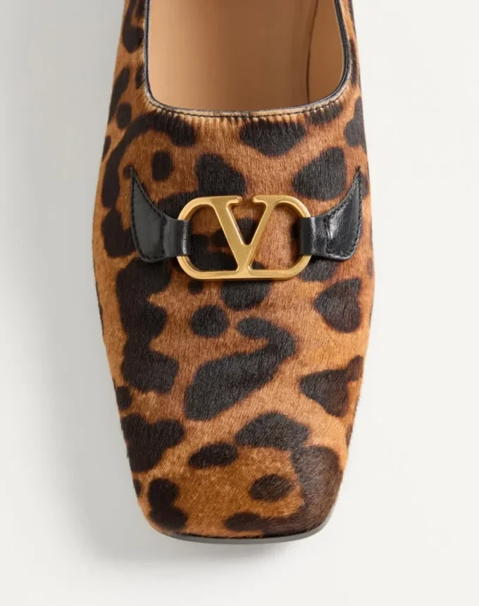 Mocasines Babouche de piel de becerro con estampado Fauve Eclat de Valentino Garavani