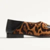 Mocasines Babouche de piel de becerro con estampado Fauve Eclat de Valentino Garavani