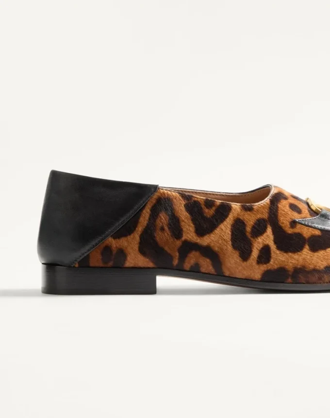 Mocasines Babouche de piel de becerro con estampado Fauve Eclat de Valentino Garavani